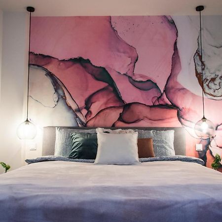 Danubio****2 Bedrooms-Be In The Center Of It All! ブダペスト エクステリア 写真